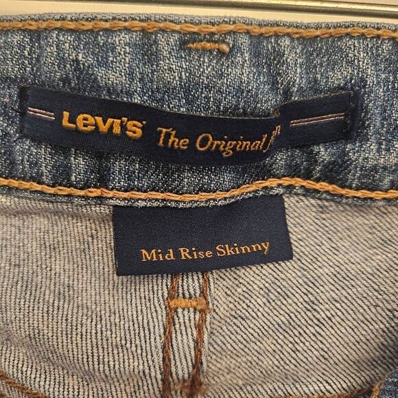Levi's Mid Rise Skinny Jeans: Size 10; Classic Comfy Chic Effortless Essential - Picture 5 of 6